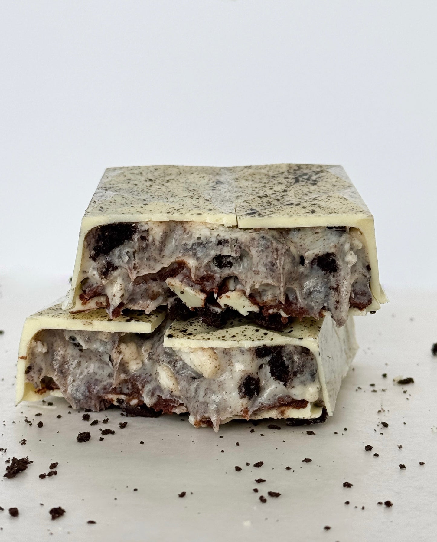 Cookies & Cream Chocolate Bar
